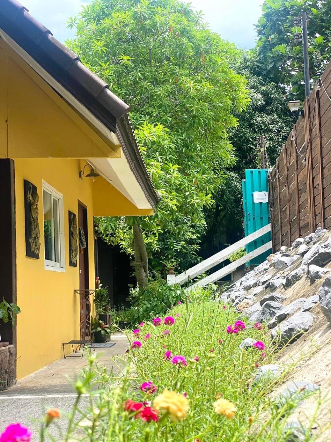 Chomklong Experience Bed & Breakfast Pakchong Bagian luar foto