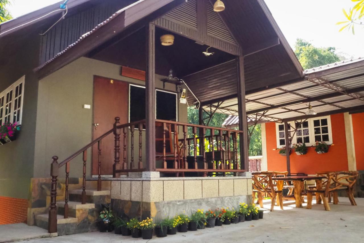 Chomklong Experience Bed & Breakfast Pakchong Bagian luar foto