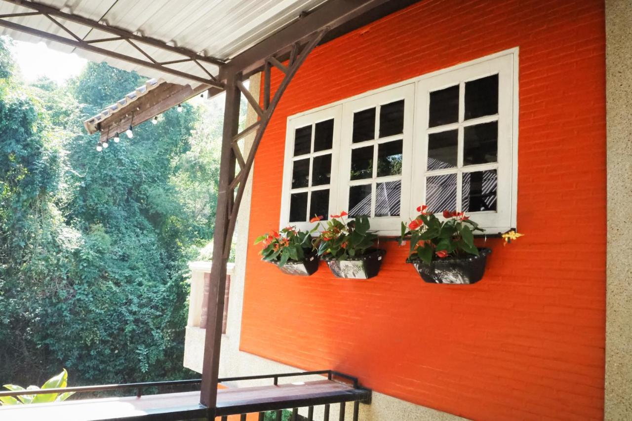 Chomklong Experience Bed & Breakfast Pakchong Bagian luar foto